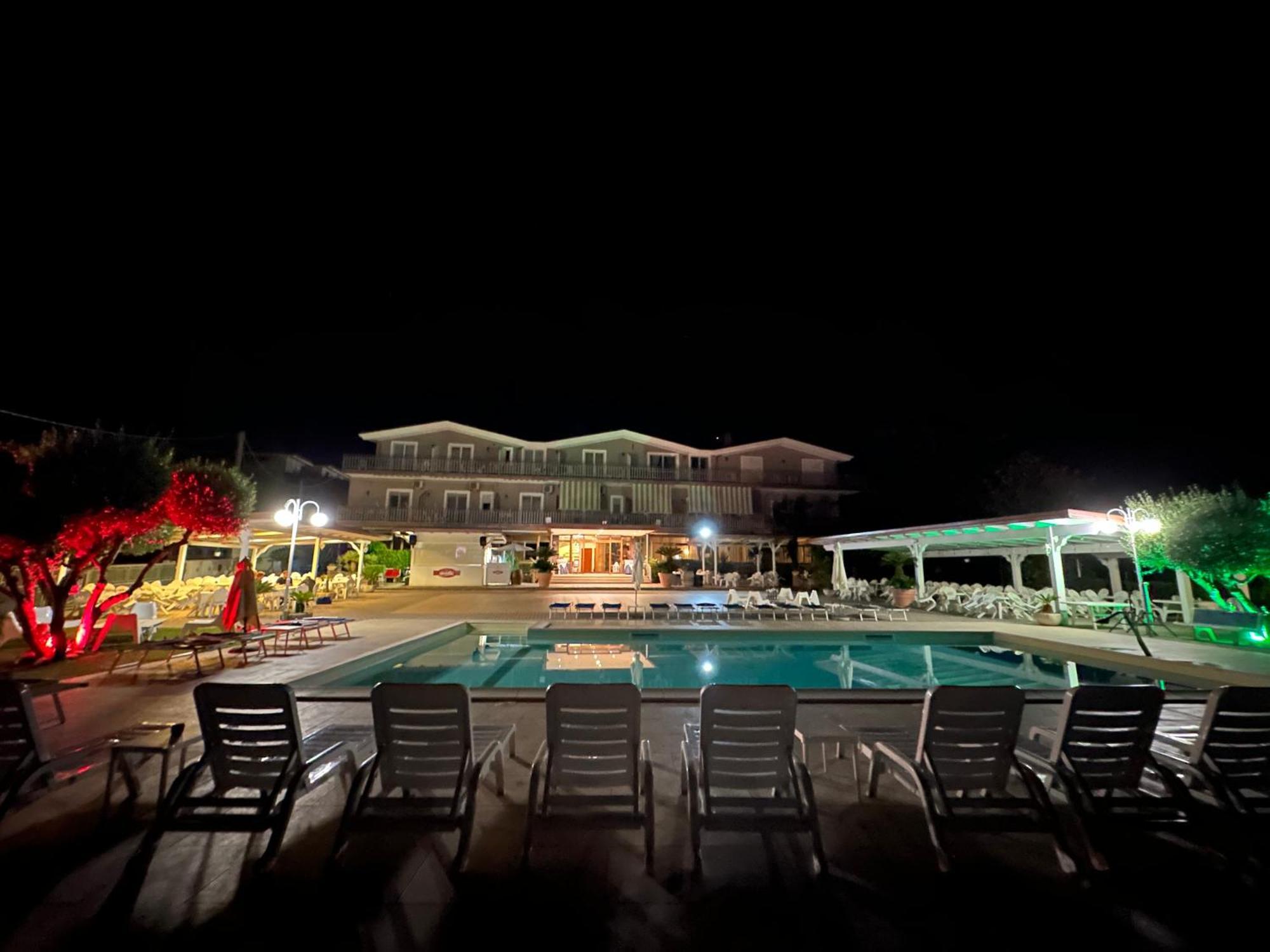 Hotel Ristorante Paradiso Albanella Dış mekan fotoğraf