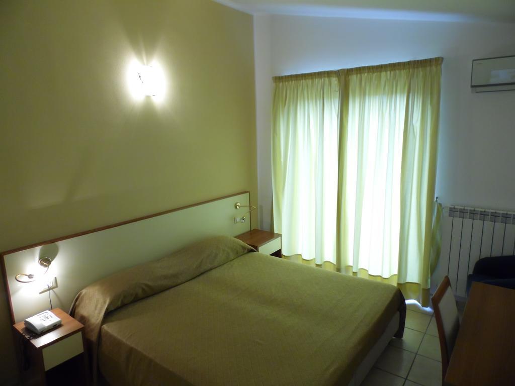 Hotel Ristorante Paradiso Albanella Oda fotoğraf