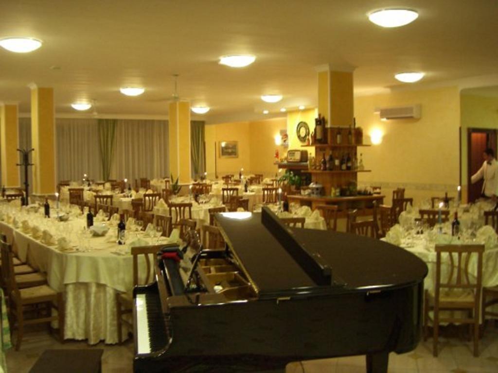 Hotel Ristorante Paradiso Albanella Dış mekan fotoğraf